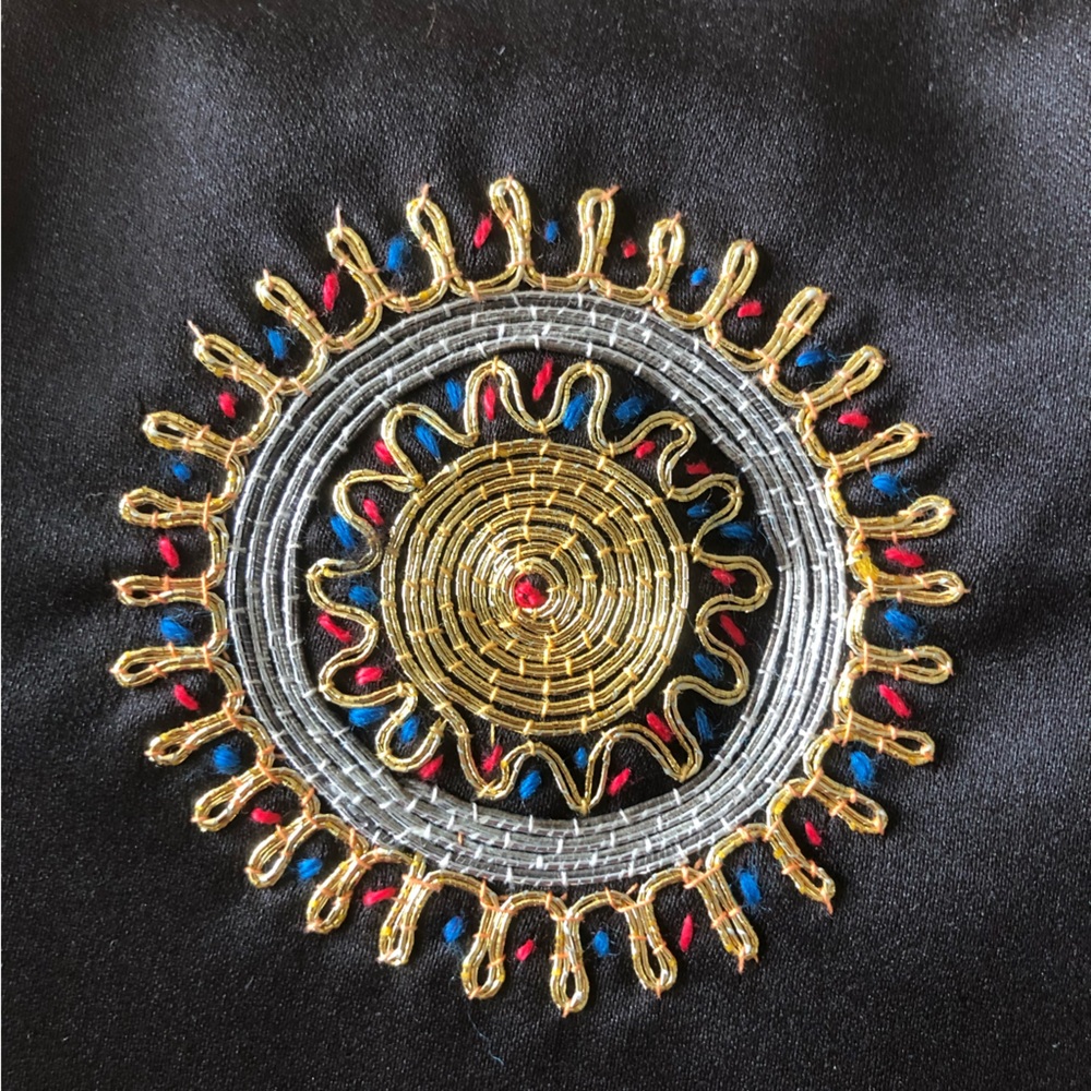 Vintage Black satin Embroidered front small purse clutch with gold chain - Picture 2 of 9